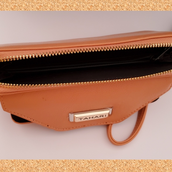 Tahari wristlet wallet. - Picture 3 of 3